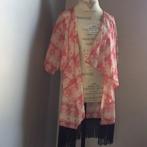 LulaRoe S Monroe Peach White Kimono w/ Black Fringe
